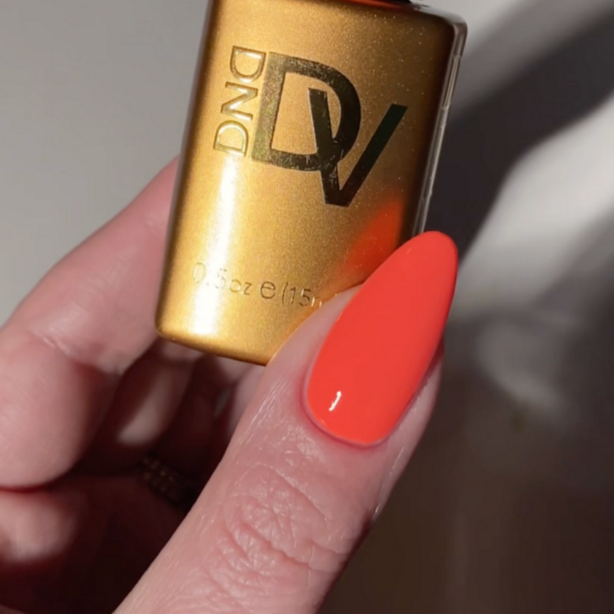 DIVA210 - Sunkissed Coral DIVA - GEL POLISH & MATCHING LACQUER