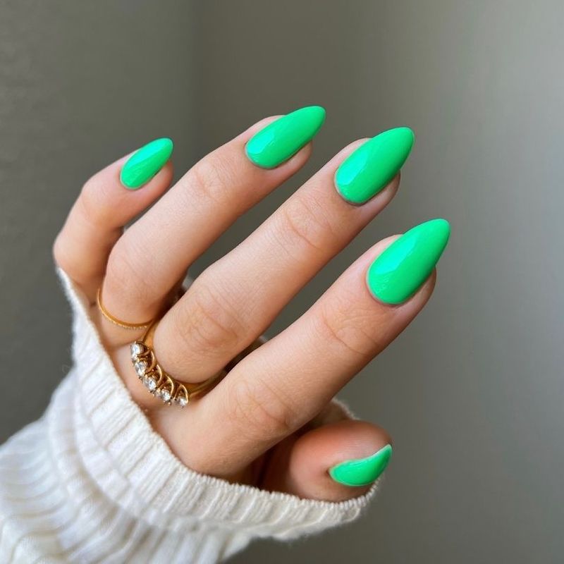 DIVA221 - Aloha! DIVA - GEL POLISH & MATCHING LACQUER