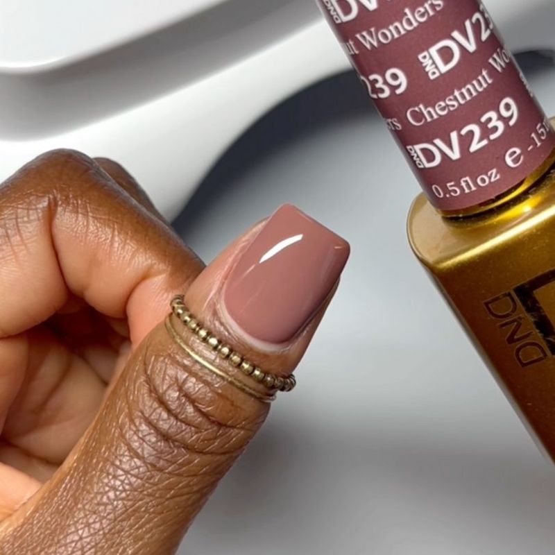 DIVA239 - Chestnut Wonders DIVA - GEL POLISH & MATCHING LACQUER