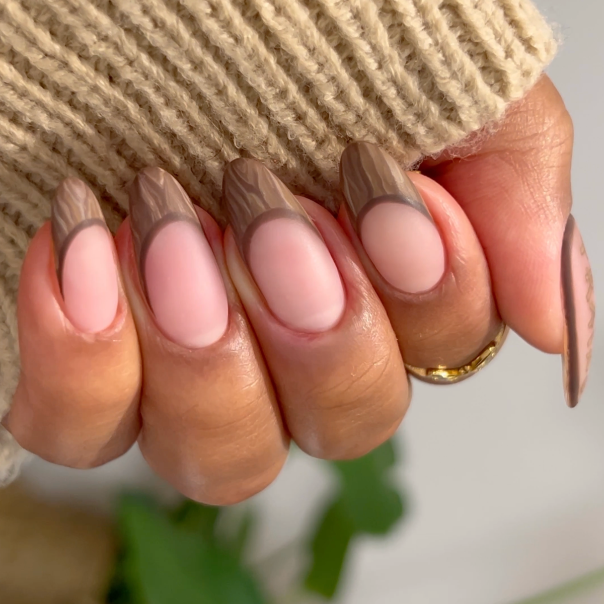 DIVA269 - Chocolate Therapy DIVA - GEL POLISH & MATCHING LACQUER
