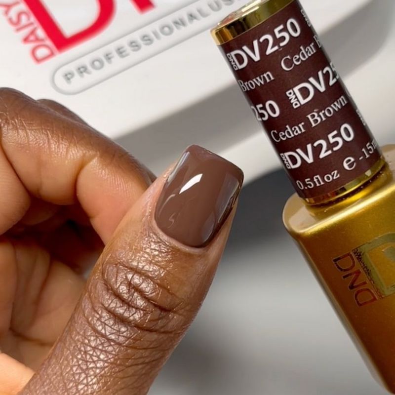 DIVA250 - Cedar Brown DIVA - GEL POLISH & MATCHING LACQUER