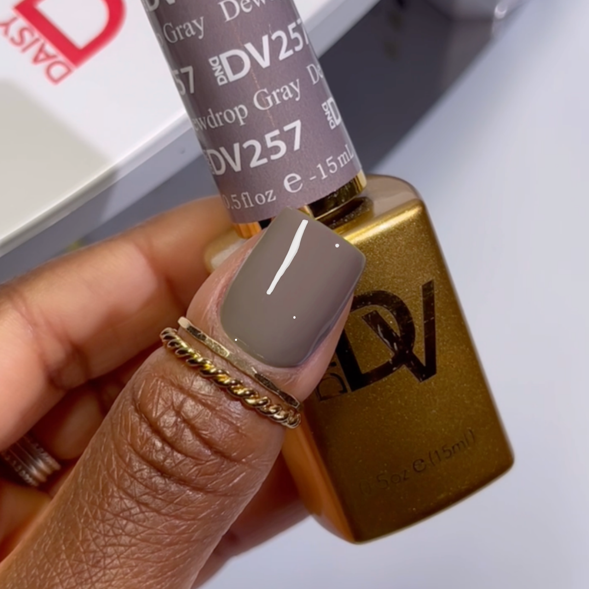DIVA257 - Dewdrop Gray DIVA - GEL POLISH & MATCHING LACQUER