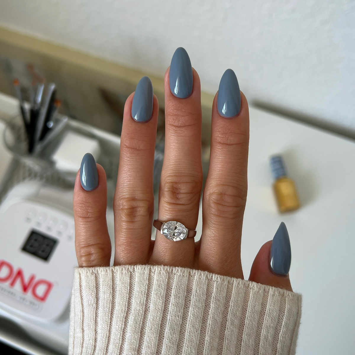 DIVA259 - Airy Daze DIVA - GEL POLISH & MATCHING LACQUER