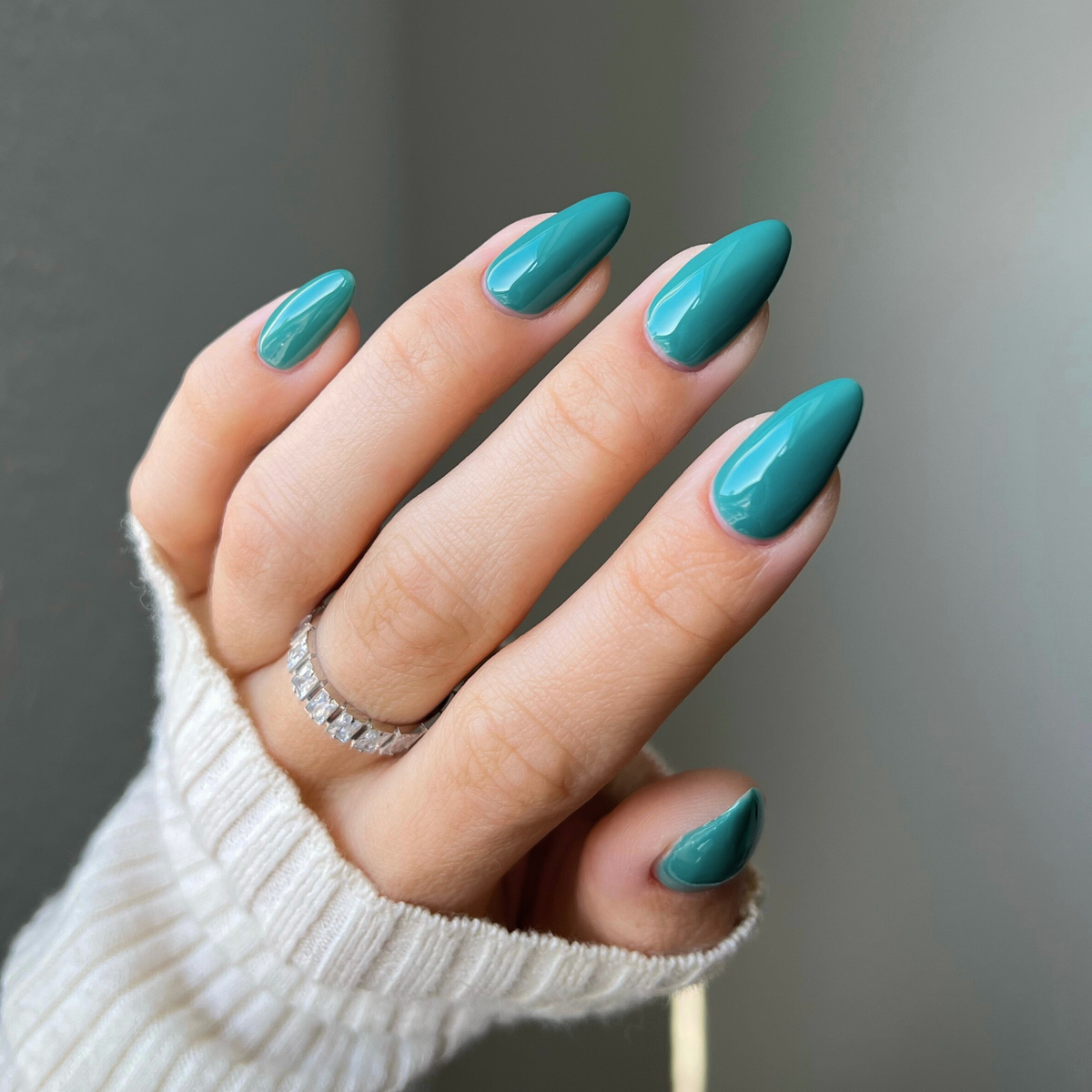 DIVA262 - Seafoam Serenade DIVA - GEL POLISH & MATCHING LACQUER