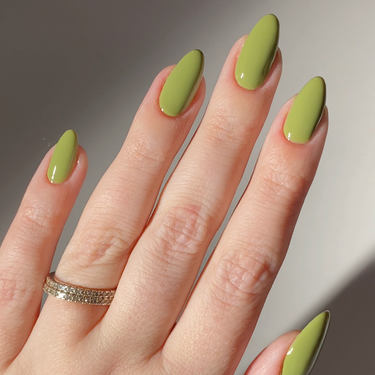 DIVA282 - Dirty Martini DIVA - GEL POLISH & MATCHING LACQUER