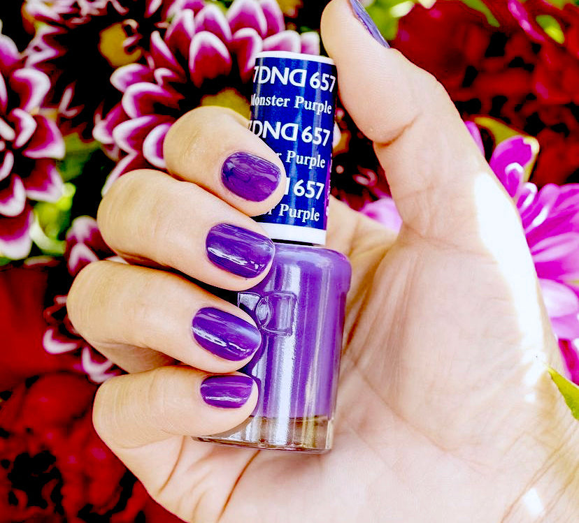 DND657 - Monster Purple - DND Matching Gel & Nail Polish